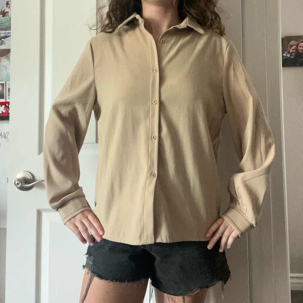 Free Style Button-Up Shirt - Picture 12 of 12